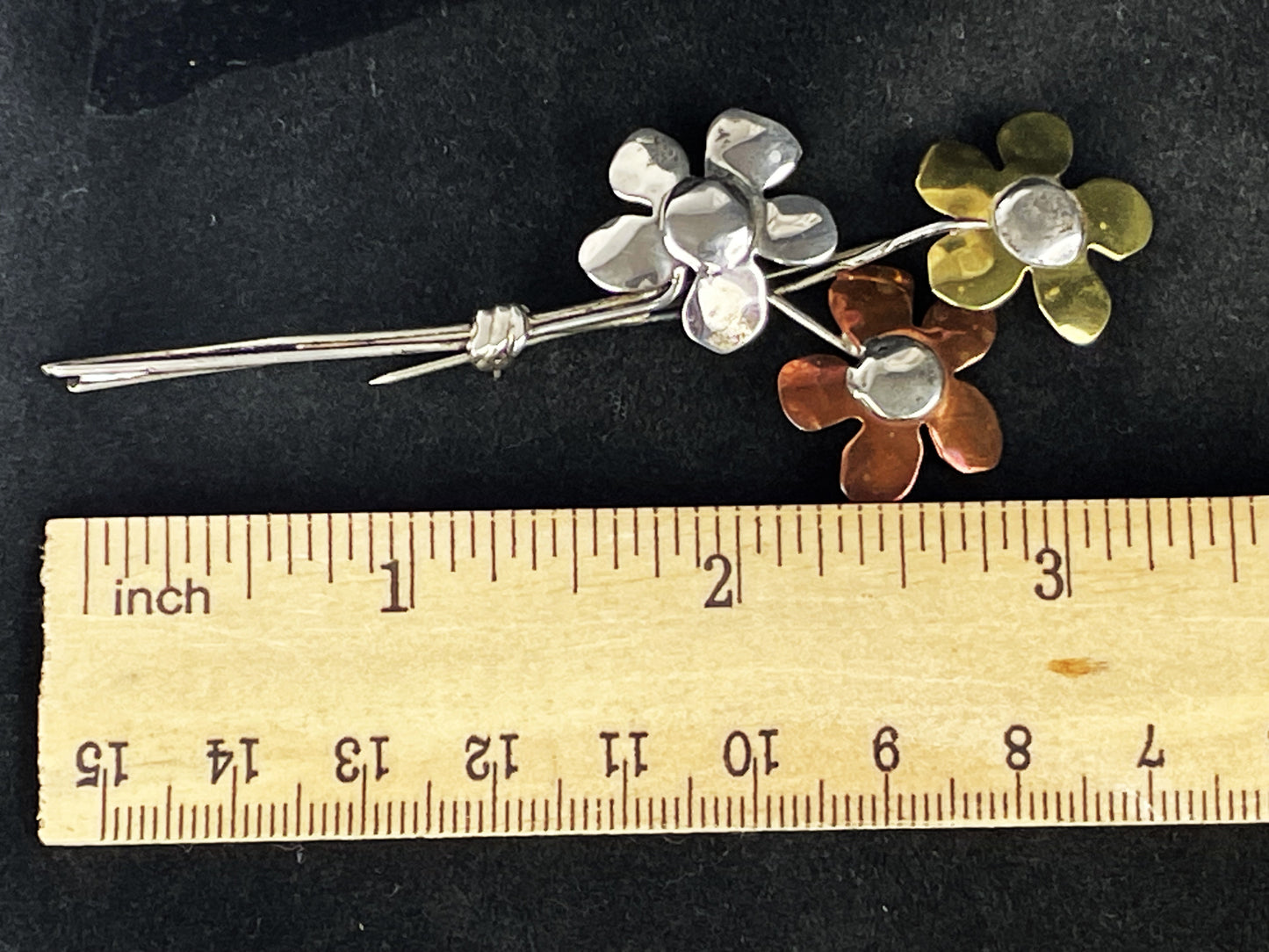 Mid Century Era Sterling Silver Daisy Flower Bouquet Brooch