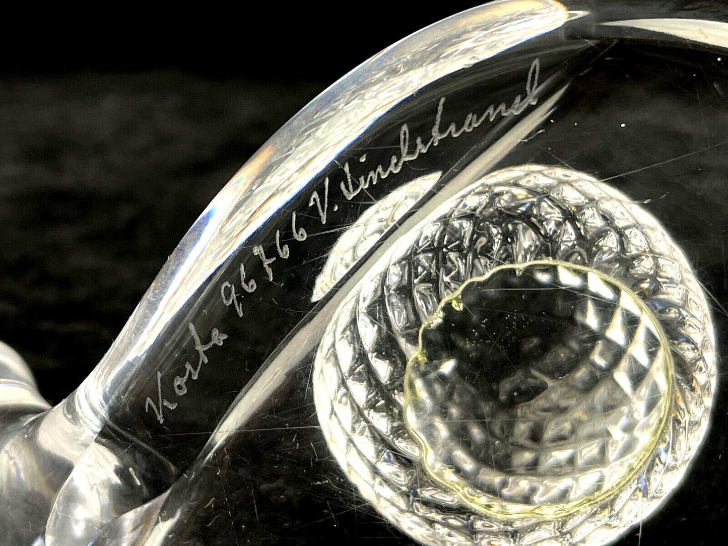 Kosta Boda Signed Vicke Lindstrand Art Glass Golf Ball & Club Paperweight