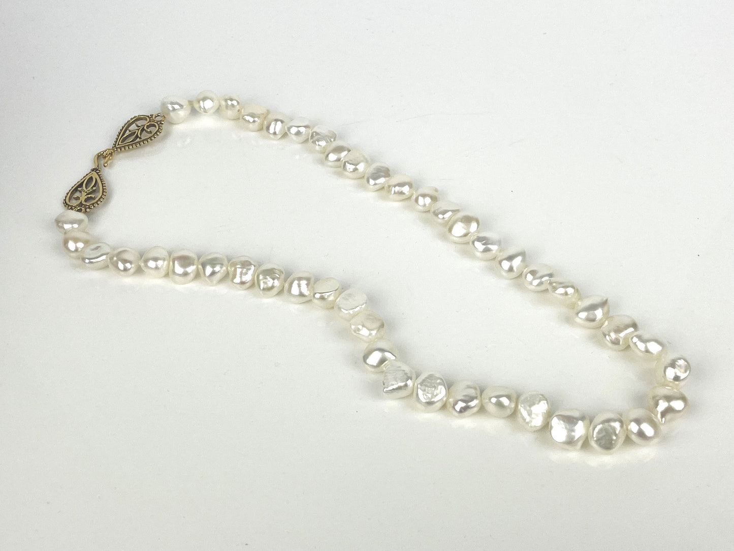 Vintage Metropolitan Museum of Art Faux Freshwater Pearl Necklace