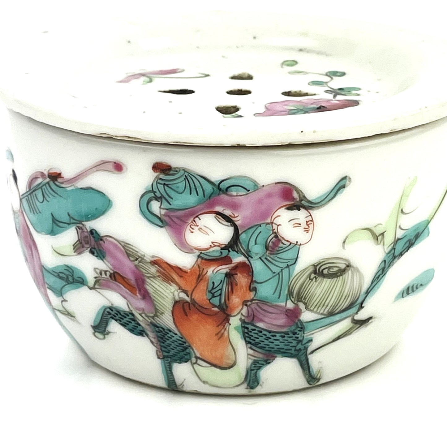 Antique Chinese Famille Rose Porcelain Covered Cricket Pot