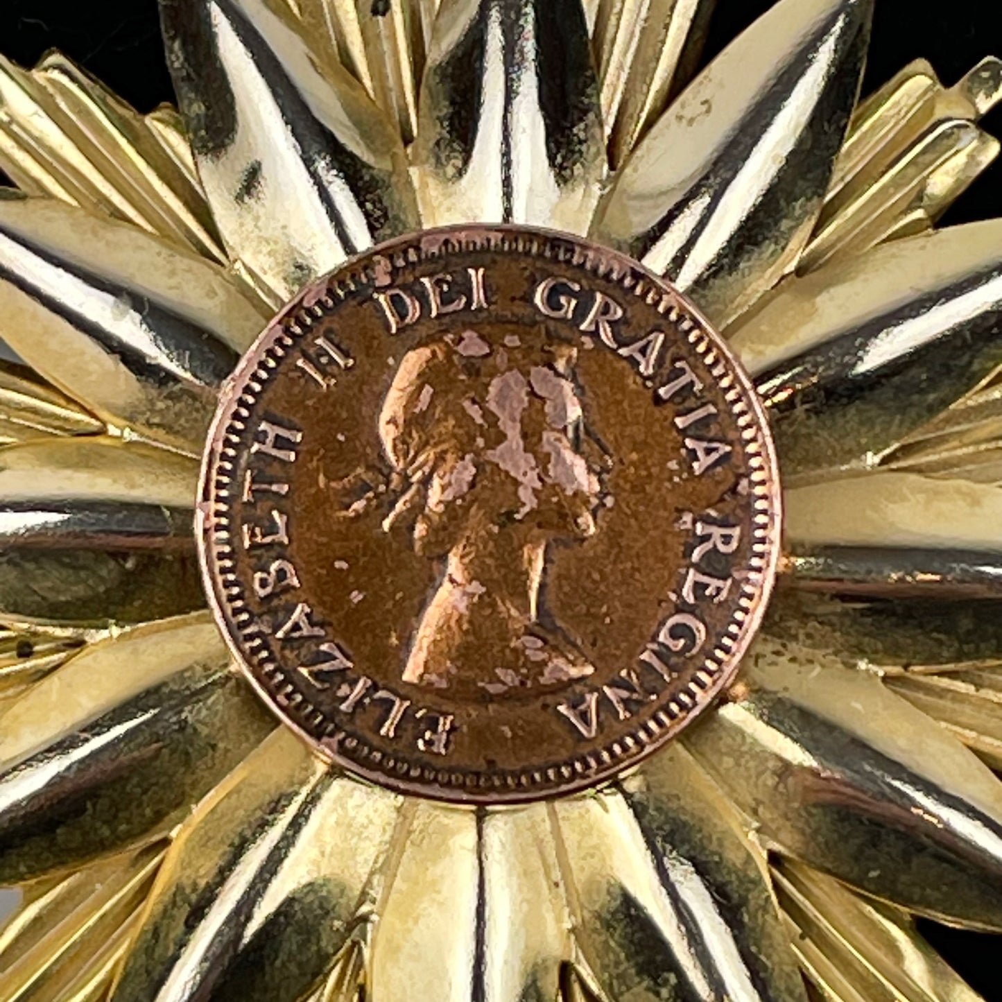 Queen Elizabeth II Dei Gratia Regina Coin Starburst Brooch